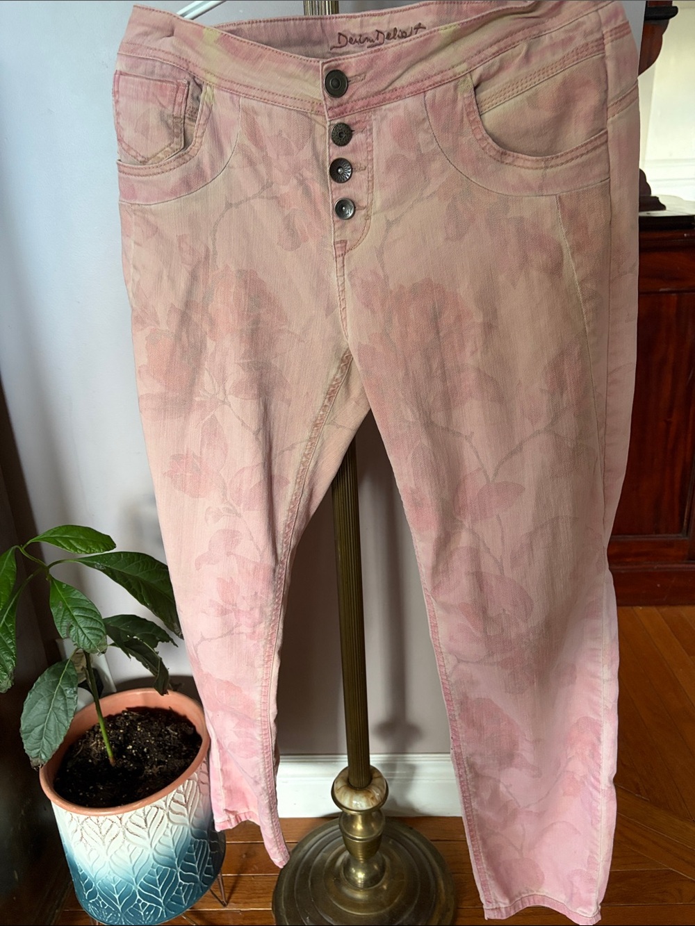 Denim Delight -Lynne Fit Acid Wash Pink Women's Jeans with Subtle Rose Print